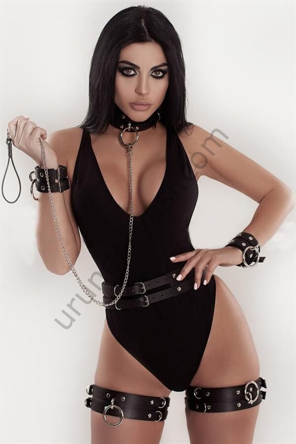 Arias Closet Siyah Fantezi Kelepçe Ve Tasmalı Kalça Harnessli Set