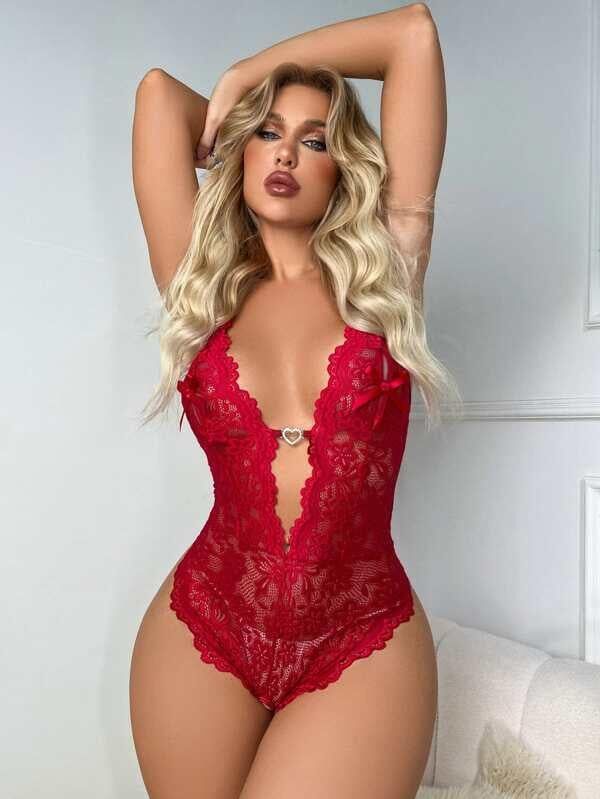 Arias Closet Metal Kalp Aksesuarlı Fantezi Dantelli Kırmızı Body